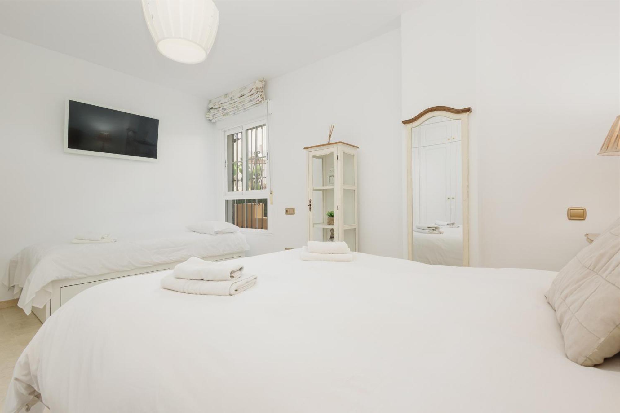 First Line With Direct Access To The Pool And Private Garden Apartamento *