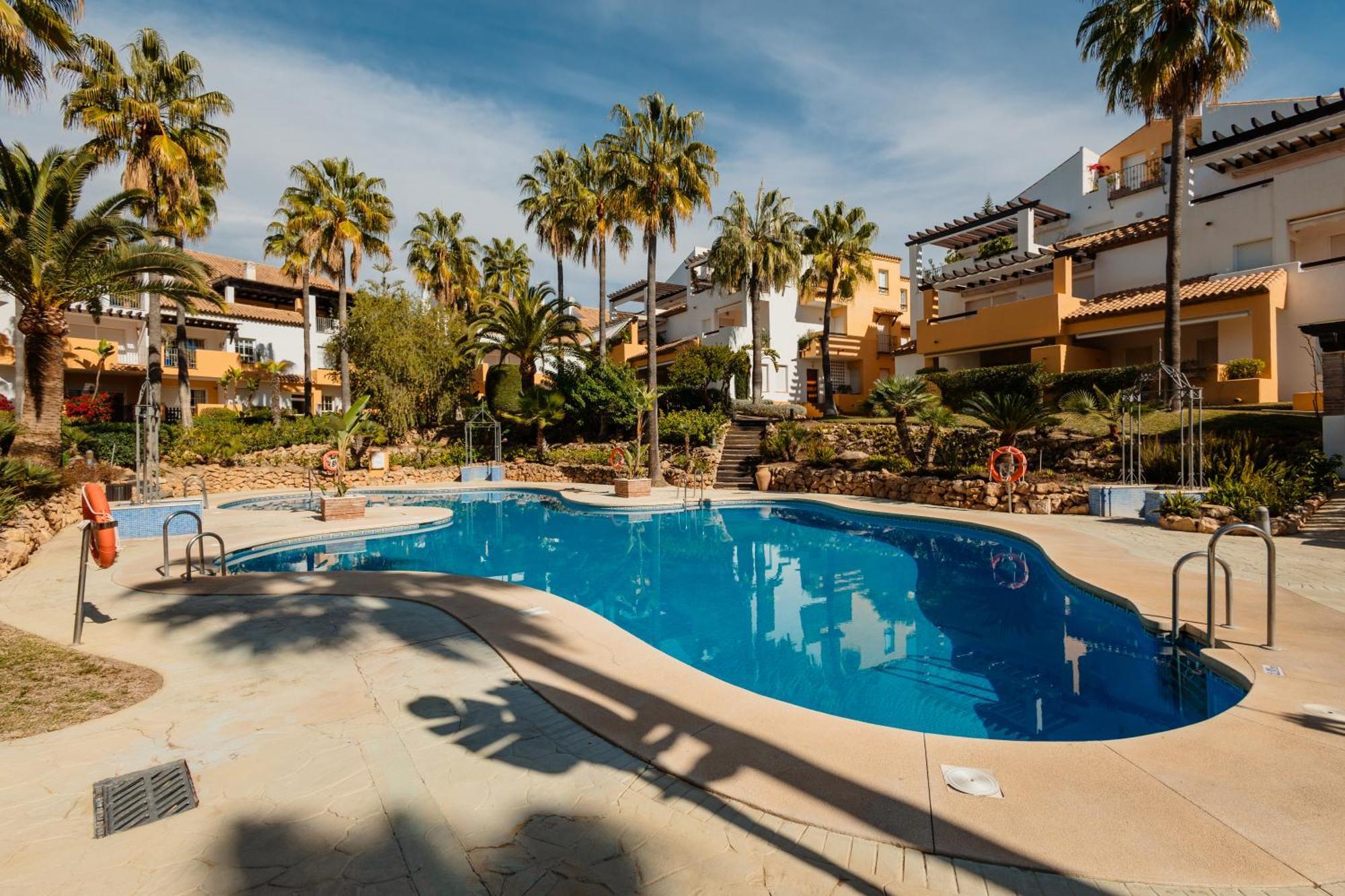 First Line With Direct Access To The Pool And Private Garden Apartamento