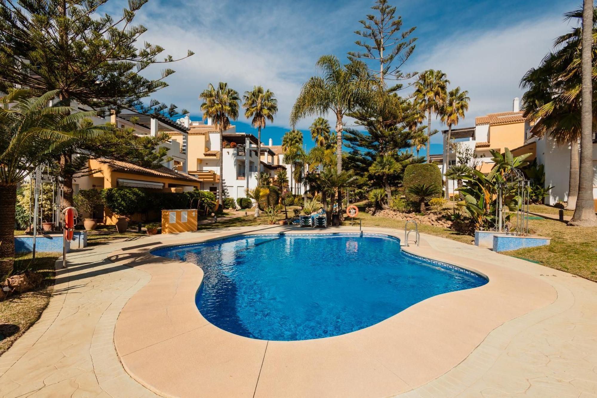 First Line With Direct Access To The Pool And Private Garden Apartamento