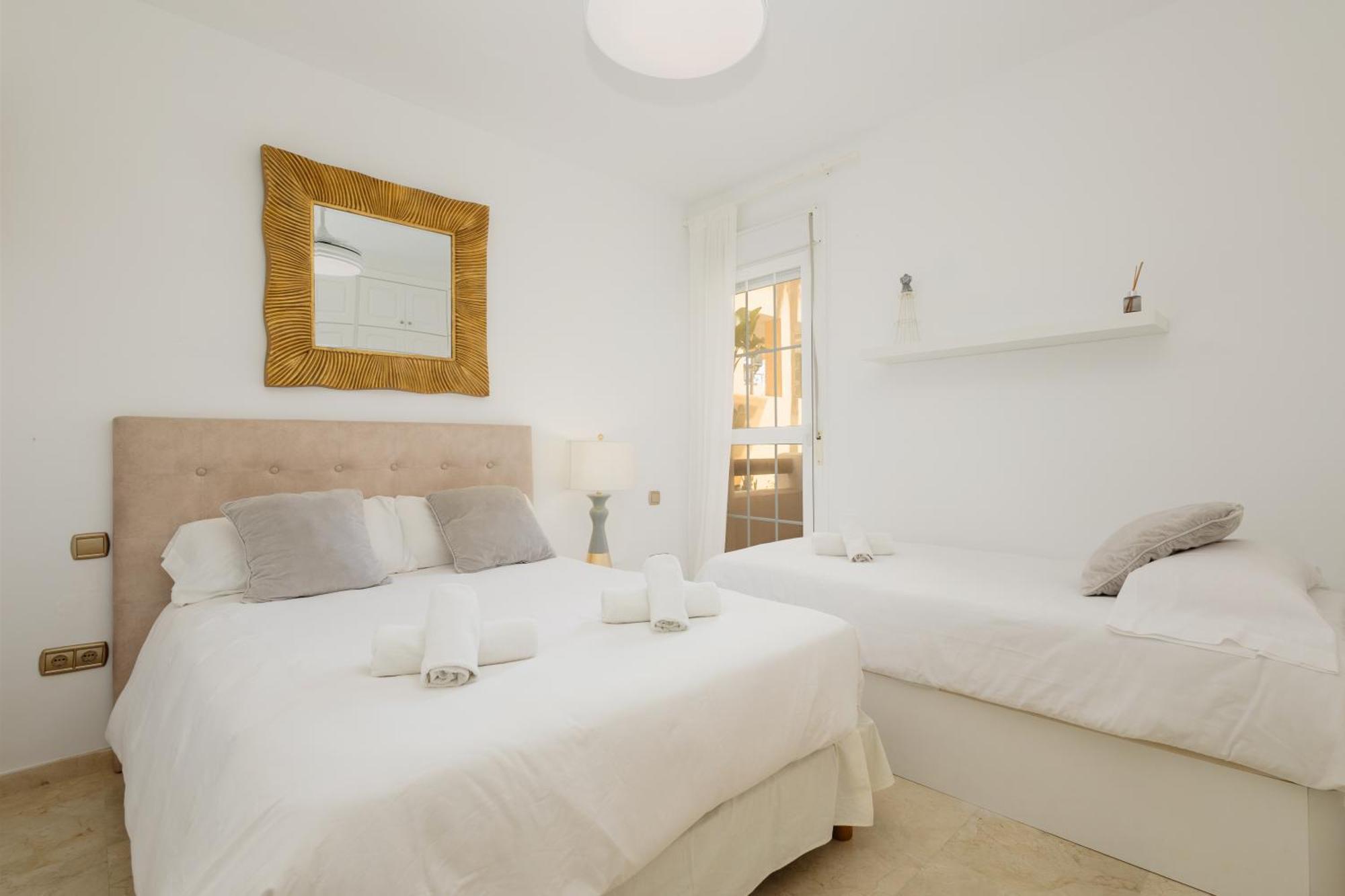 Apartamento First Line With Direct Access To The Pool And Private Garden *